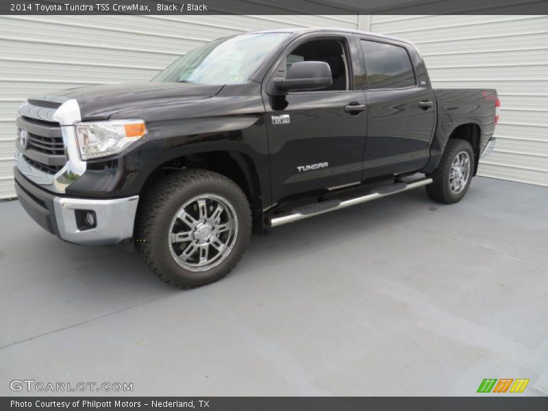 Front 3/4 View of 2014 Tundra TSS CrewMax