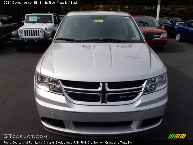 Bright Silver Metallic / Black 2014 Dodge Journey SE