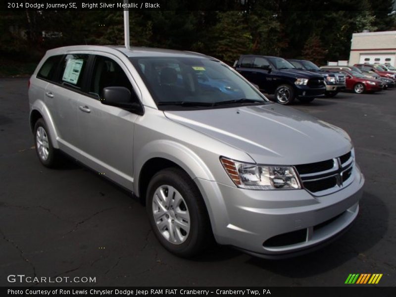 Bright Silver Metallic / Black 2014 Dodge Journey SE