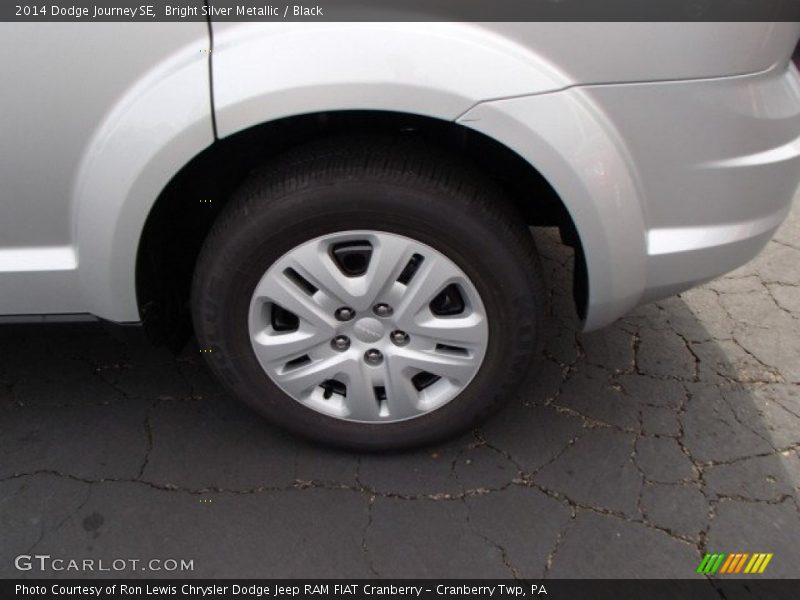 Bright Silver Metallic / Black 2014 Dodge Journey SE