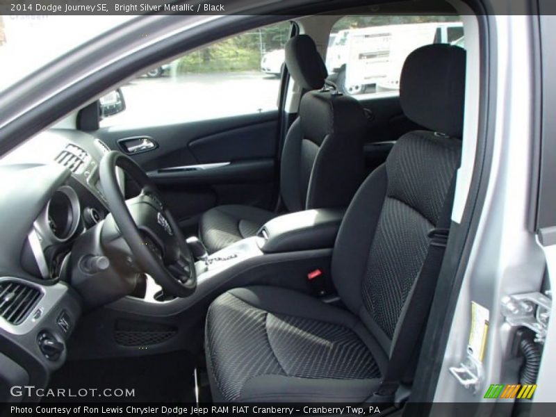 Bright Silver Metallic / Black 2014 Dodge Journey SE