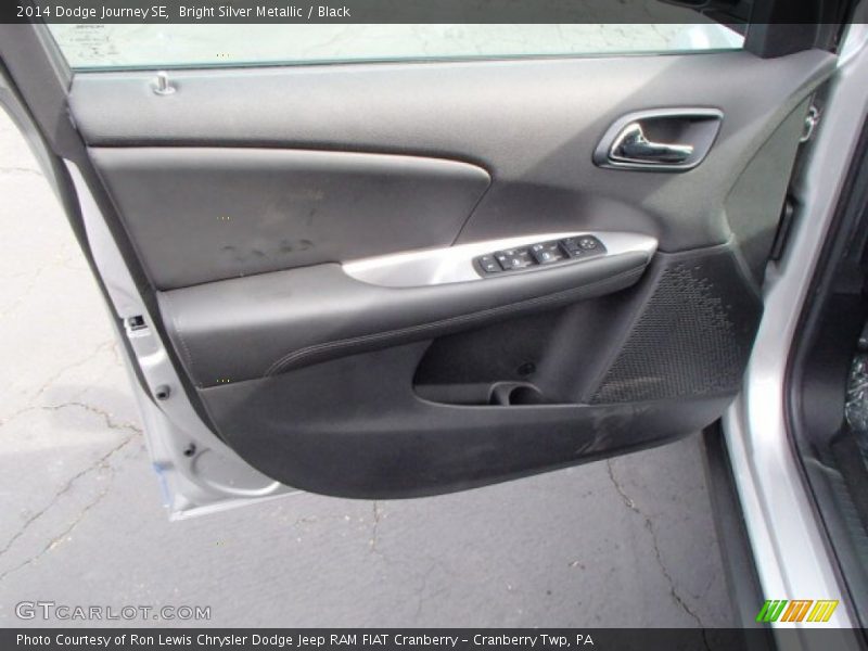 Bright Silver Metallic / Black 2014 Dodge Journey SE