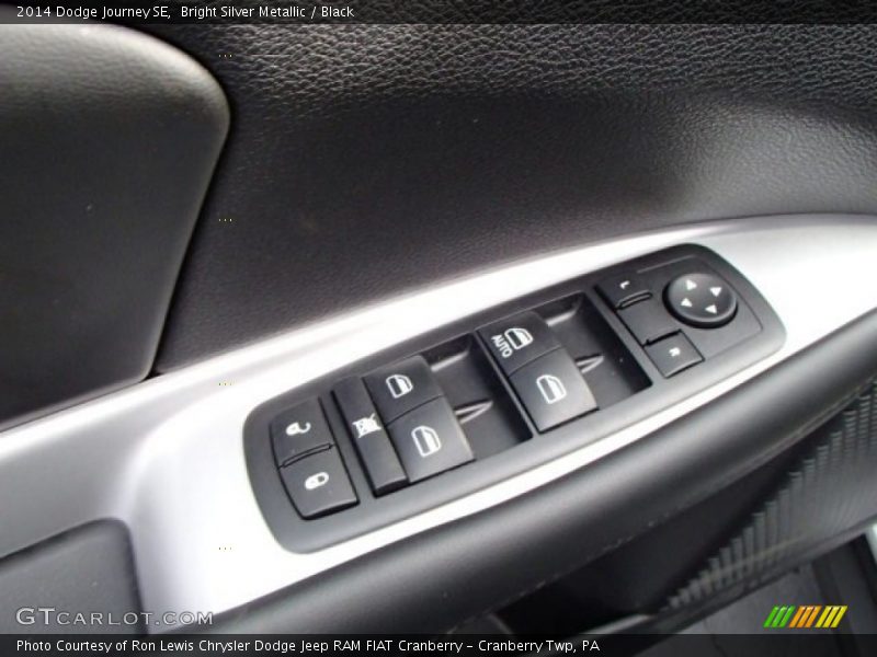 Bright Silver Metallic / Black 2014 Dodge Journey SE