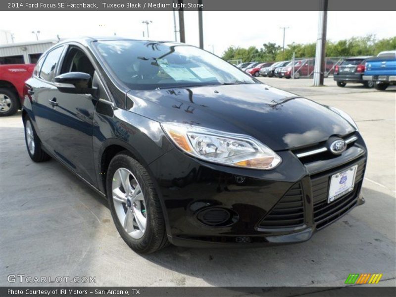 Tuxedo Black / Medium Light Stone 2014 Ford Focus SE Hatchback