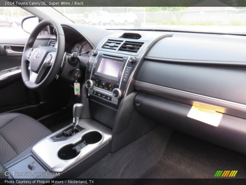 Super White / Black 2014 Toyota Camry SE