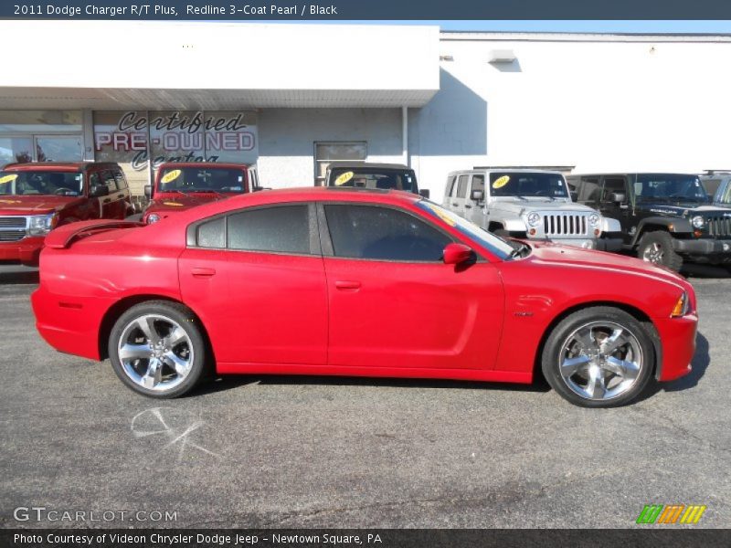 Redline 3-Coat Pearl / Black 2011 Dodge Charger R/T Plus