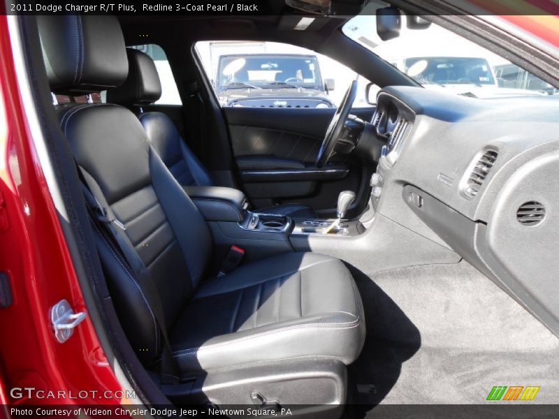 Redline 3-Coat Pearl / Black 2011 Dodge Charger R/T Plus