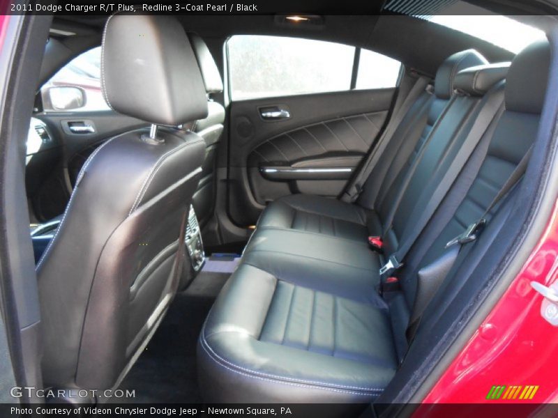 Redline 3-Coat Pearl / Black 2011 Dodge Charger R/T Plus