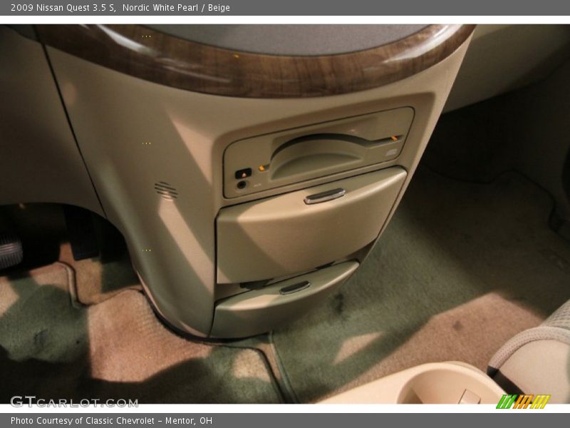 Nordic White Pearl / Beige 2009 Nissan Quest 3.5 S