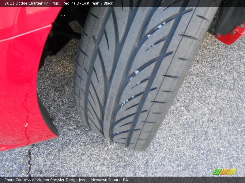 Redline 3-Coat Pearl / Black 2011 Dodge Charger R/T Plus