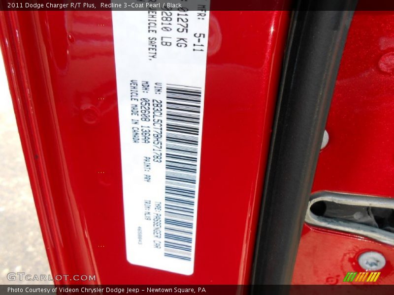 Redline 3-Coat Pearl / Black 2011 Dodge Charger R/T Plus