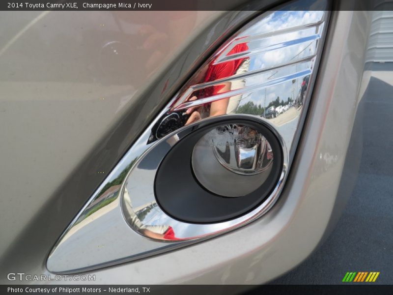 Champagne Mica / Ivory 2014 Toyota Camry XLE