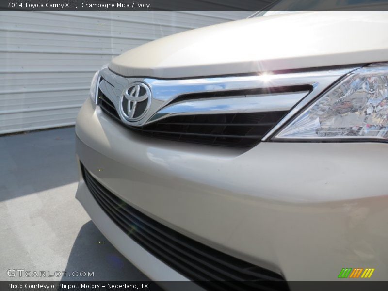 Champagne Mica / Ivory 2014 Toyota Camry XLE