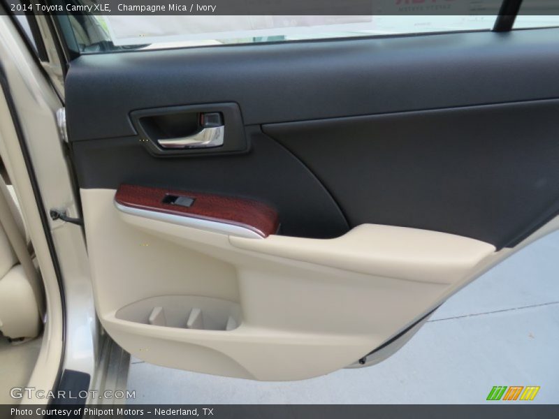 Champagne Mica / Ivory 2014 Toyota Camry XLE