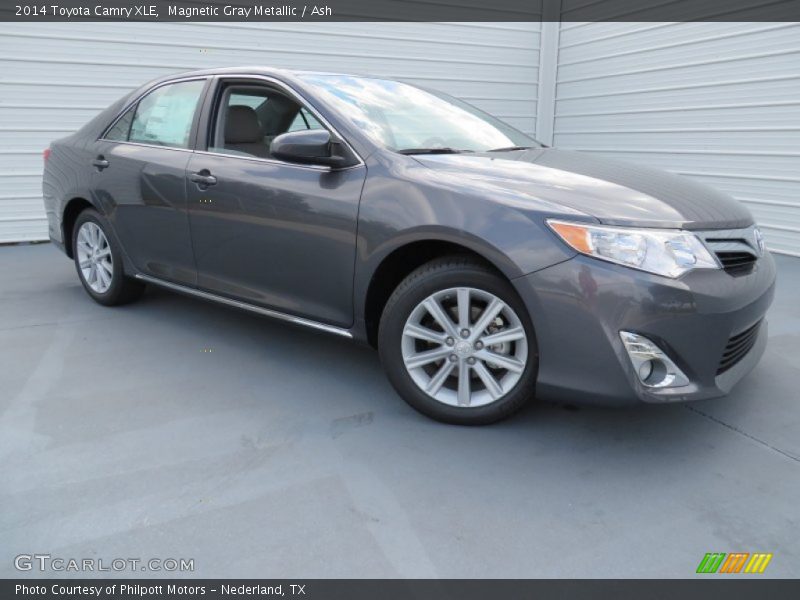 Magnetic Gray Metallic / Ash 2014 Toyota Camry XLE
