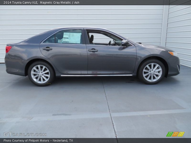 Magnetic Gray Metallic / Ash 2014 Toyota Camry XLE