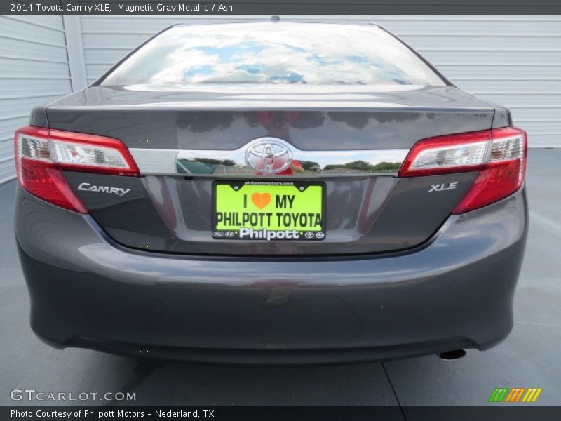 Magnetic Gray Metallic / Ash 2014 Toyota Camry XLE