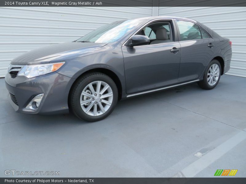 Magnetic Gray Metallic / Ash 2014 Toyota Camry XLE