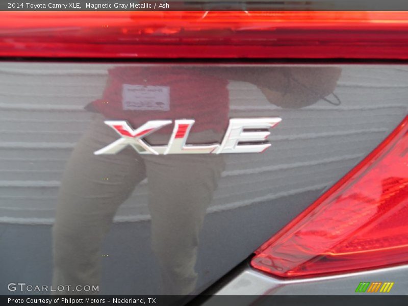 Magnetic Gray Metallic / Ash 2014 Toyota Camry XLE