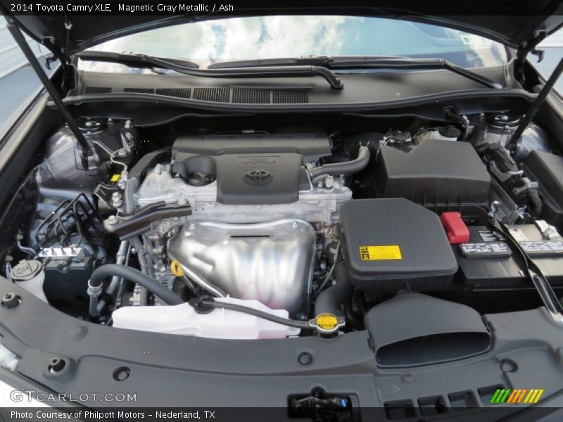 Magnetic Gray Metallic / Ash 2014 Toyota Camry XLE
