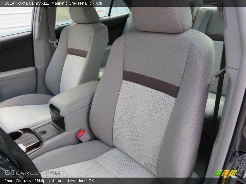 Magnetic Gray Metallic / Ash 2014 Toyota Camry XLE