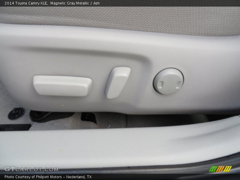 Magnetic Gray Metallic / Ash 2014 Toyota Camry XLE