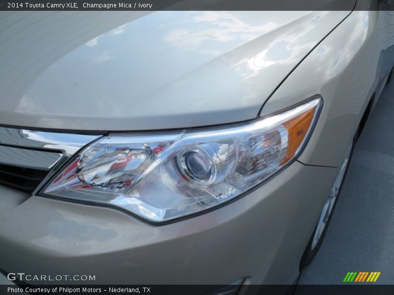 Champagne Mica / Ivory 2014 Toyota Camry XLE