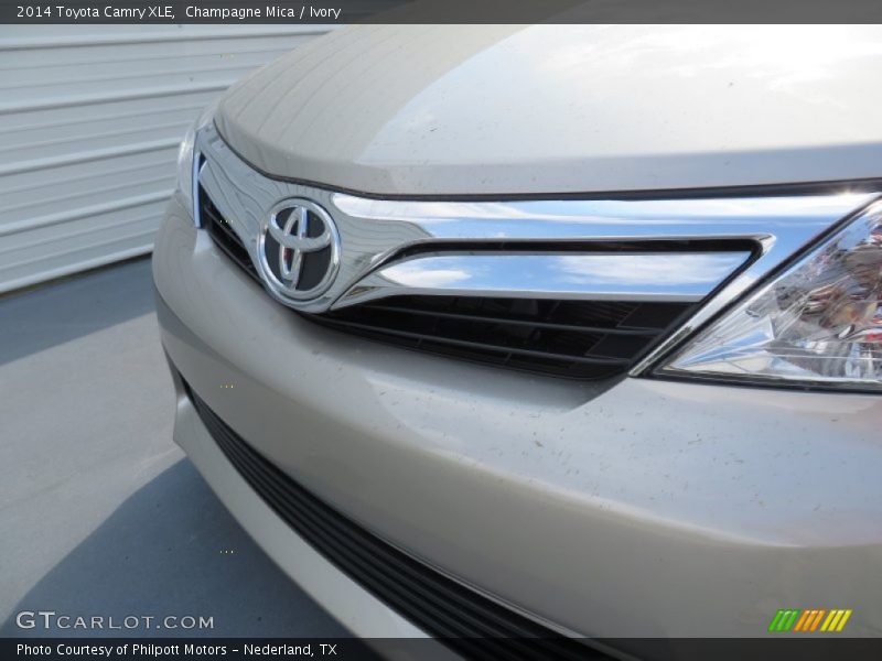 Champagne Mica / Ivory 2014 Toyota Camry XLE