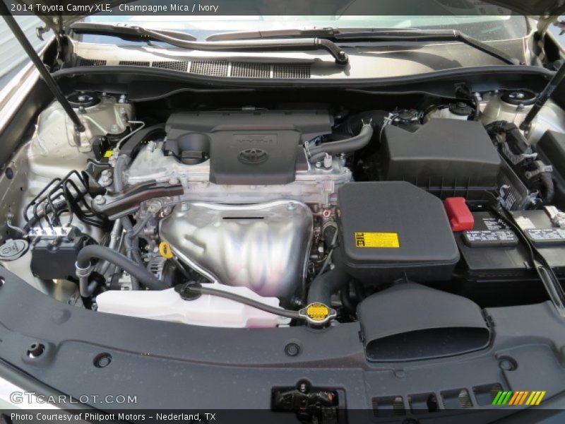 Champagne Mica / Ivory 2014 Toyota Camry XLE