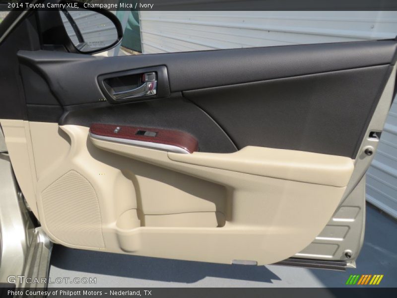 Champagne Mica / Ivory 2014 Toyota Camry XLE