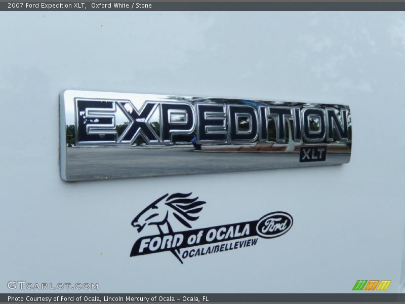 Oxford White / Stone 2007 Ford Expedition XLT