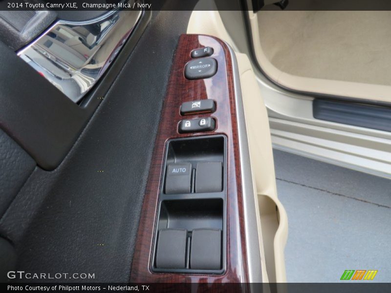 Champagne Mica / Ivory 2014 Toyota Camry XLE