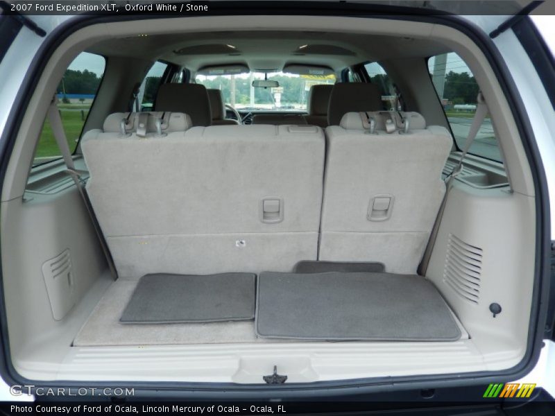 Oxford White / Stone 2007 Ford Expedition XLT