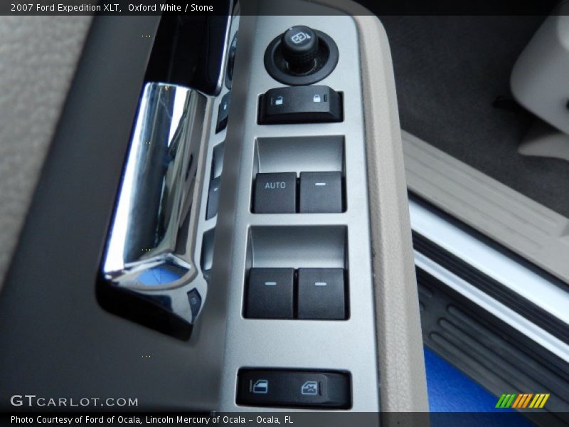 Oxford White / Stone 2007 Ford Expedition XLT