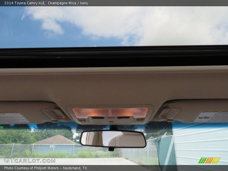 Champagne Mica / Ivory 2014 Toyota Camry XLE