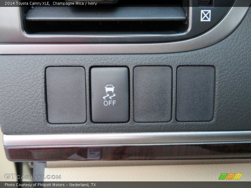 Champagne Mica / Ivory 2014 Toyota Camry XLE