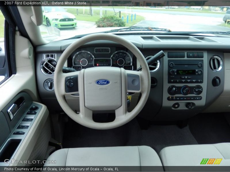 Oxford White / Stone 2007 Ford Expedition XLT