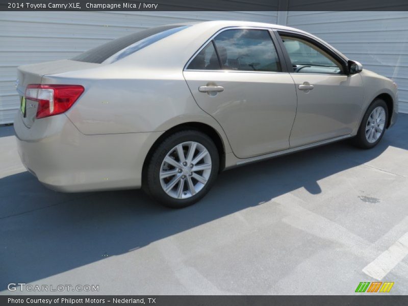 Champagne Mica / Ivory 2014 Toyota Camry XLE