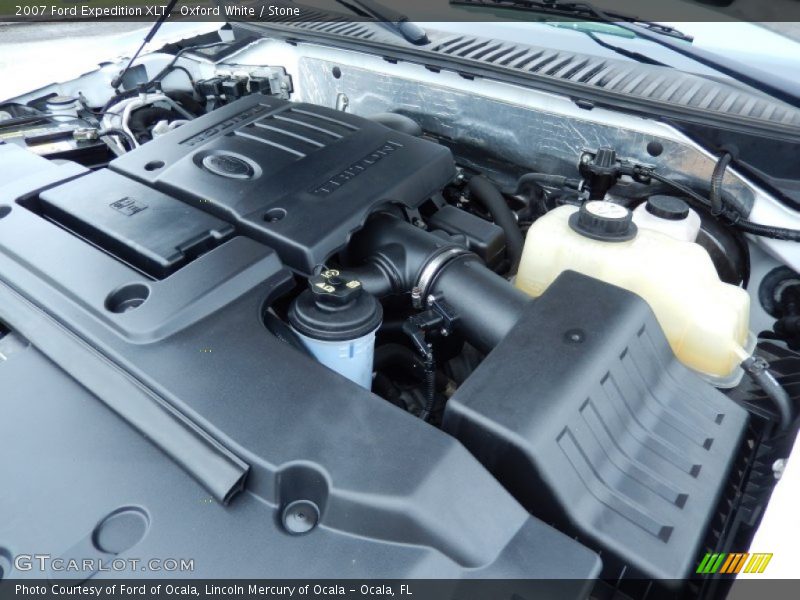 Oxford White / Stone 2007 Ford Expedition XLT