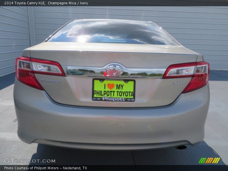 Champagne Mica / Ivory 2014 Toyota Camry XLE