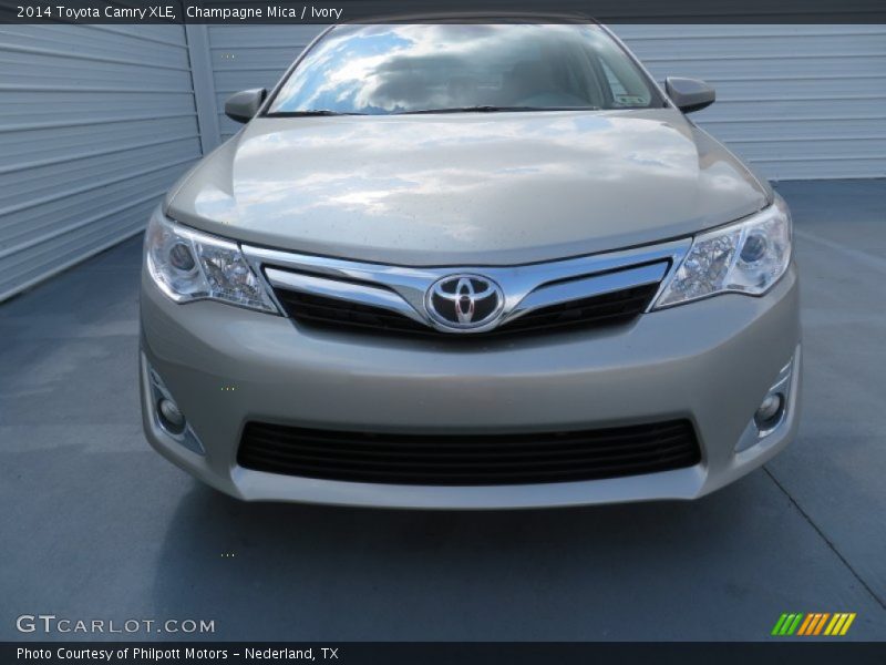 Champagne Mica / Ivory 2014 Toyota Camry XLE