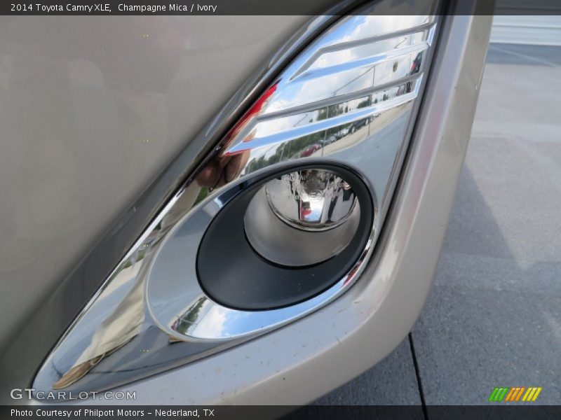 Champagne Mica / Ivory 2014 Toyota Camry XLE