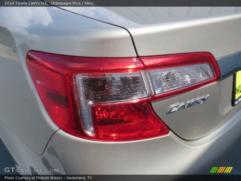 Champagne Mica / Ivory 2014 Toyota Camry XLE