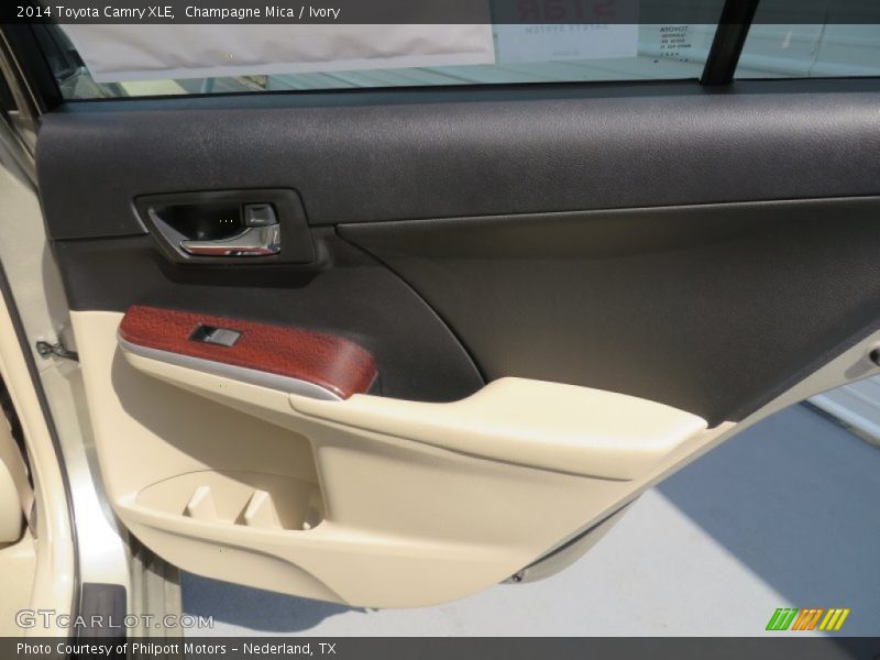 Champagne Mica / Ivory 2014 Toyota Camry XLE