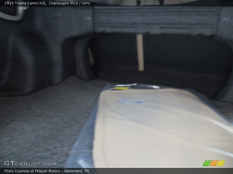 Champagne Mica / Ivory 2014 Toyota Camry XLE
