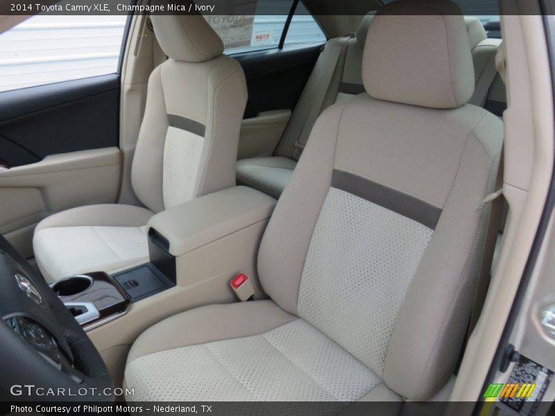 Champagne Mica / Ivory 2014 Toyota Camry XLE