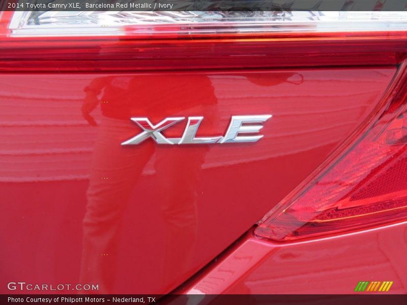 Barcelona Red Metallic / Ivory 2014 Toyota Camry XLE