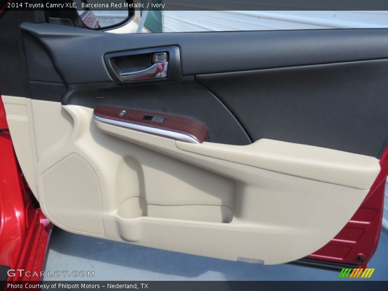 Barcelona Red Metallic / Ivory 2014 Toyota Camry XLE
