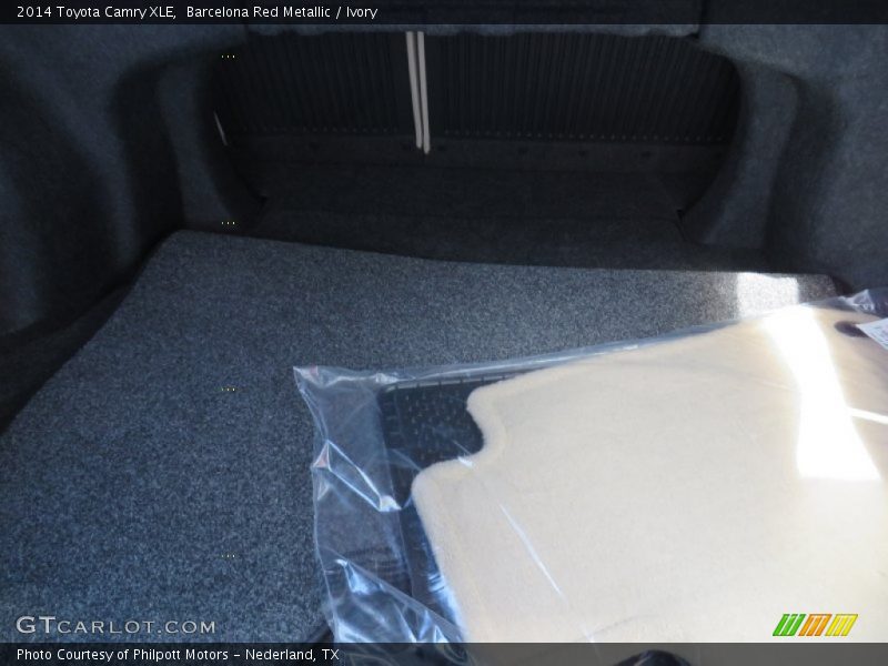 Barcelona Red Metallic / Ivory 2014 Toyota Camry XLE