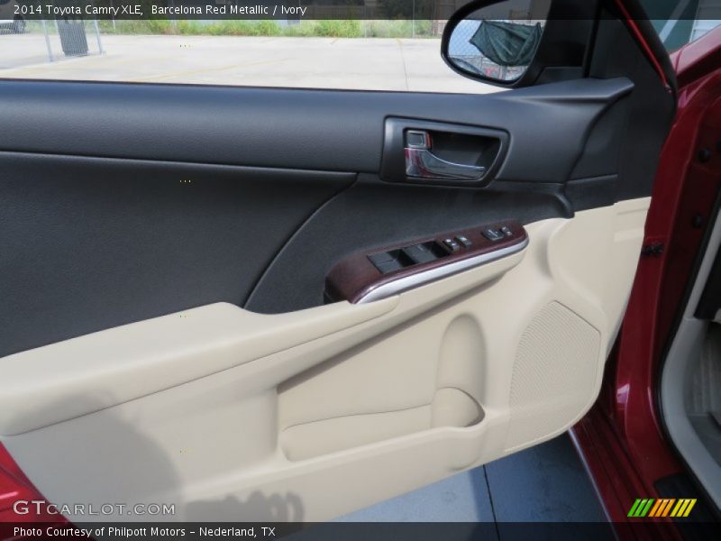 Barcelona Red Metallic / Ivory 2014 Toyota Camry XLE
